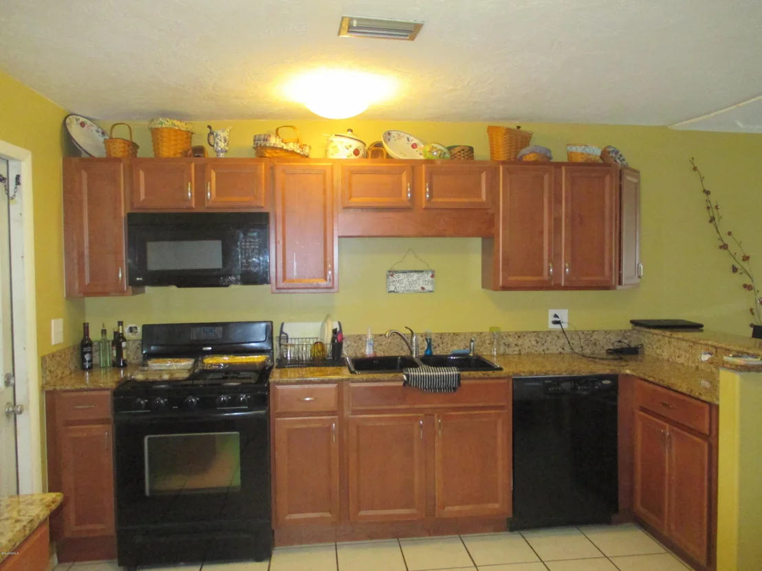 Photo of 2677 Hereford Road