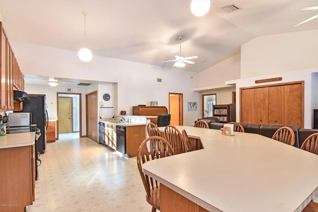 Photo of 5265 Pine Street