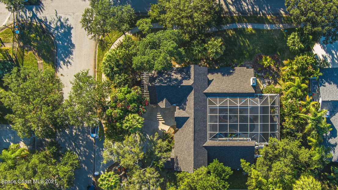 Photo of 472 Peregrine Drive