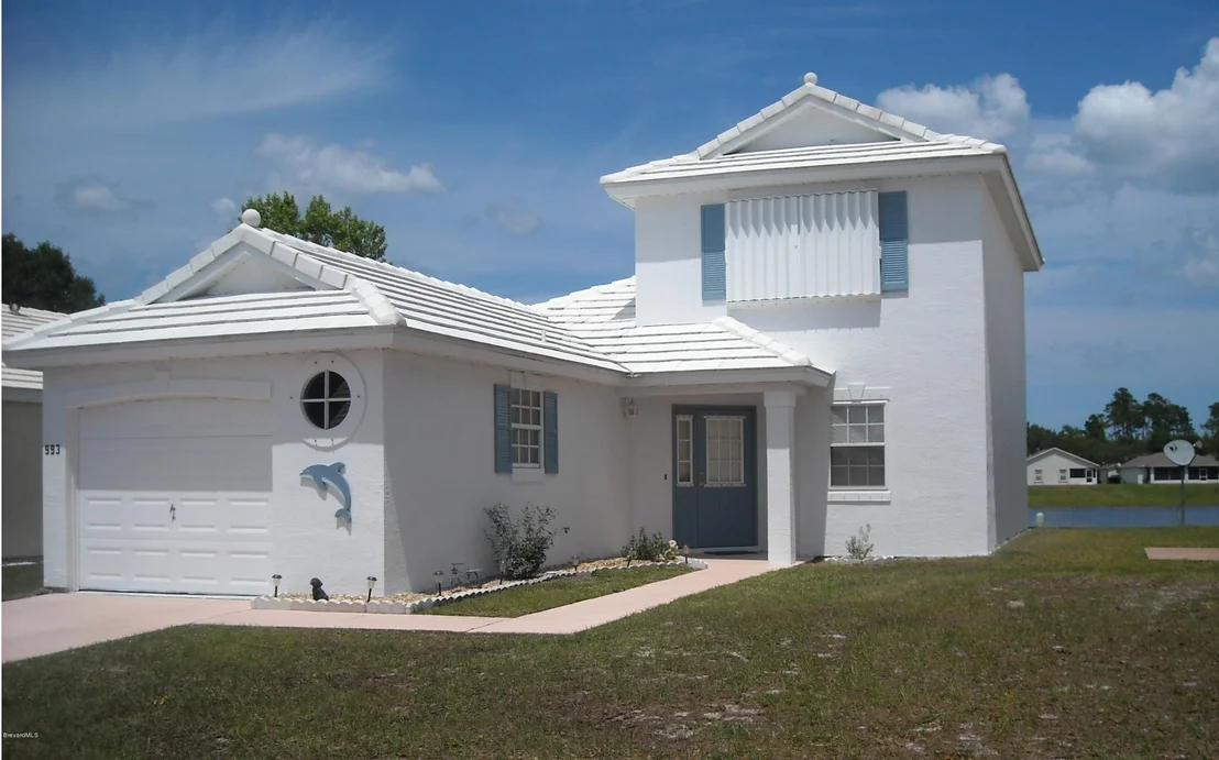 Photo of 993 NE Wateroak Drive