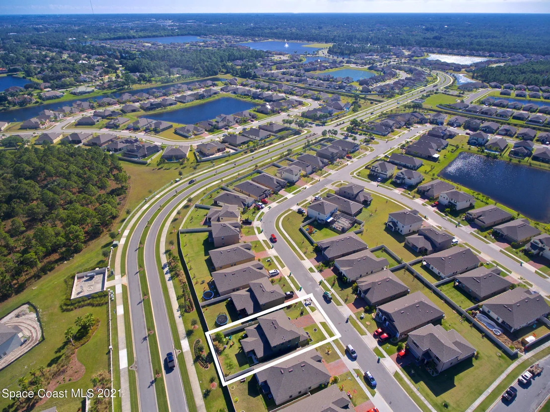 Photo of 4048 Alligator Flag Circle