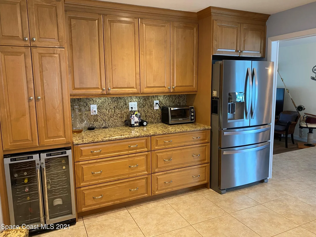 Photo of 445 Hamlin Avenue