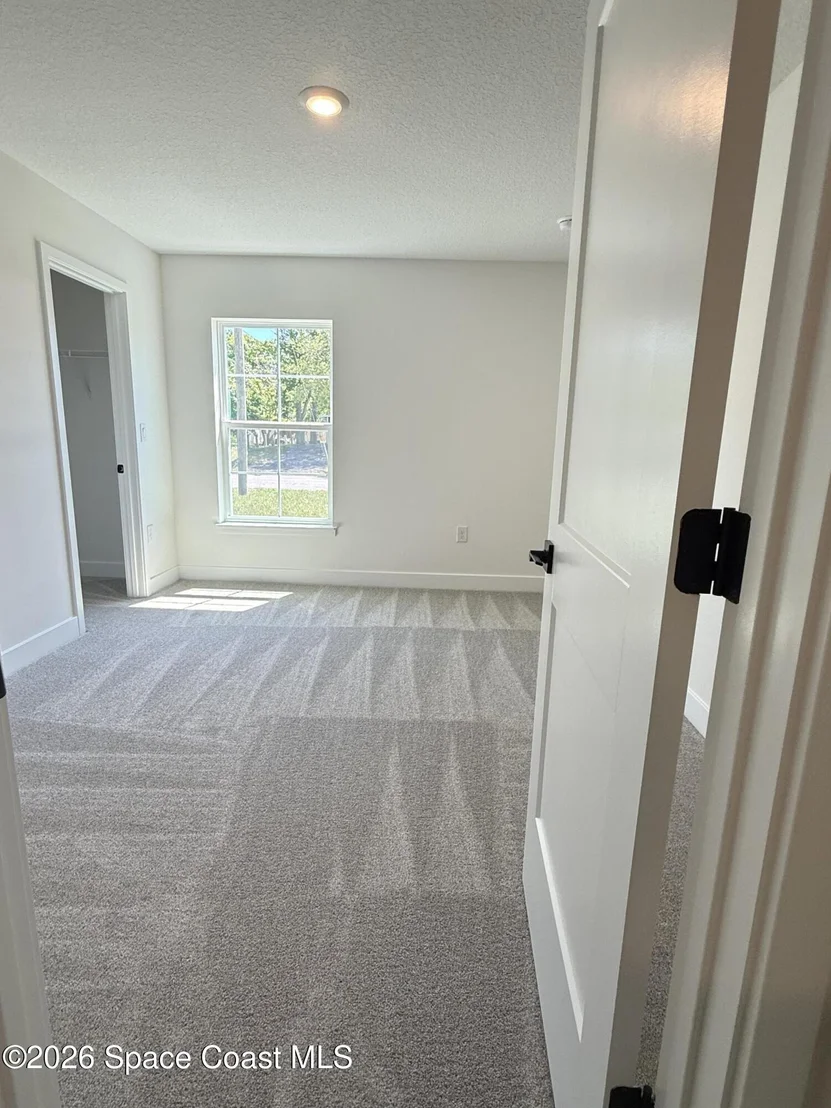 Photo of 962 Seneca Avenue