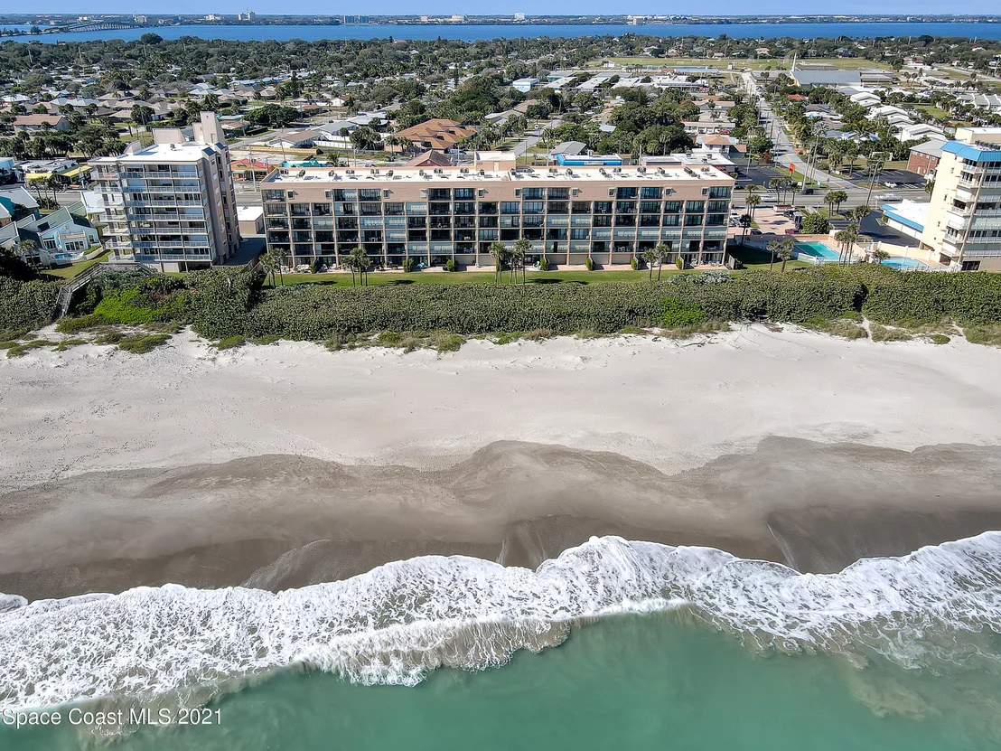 Photo of Unit 310 at 995 N Highway A1a