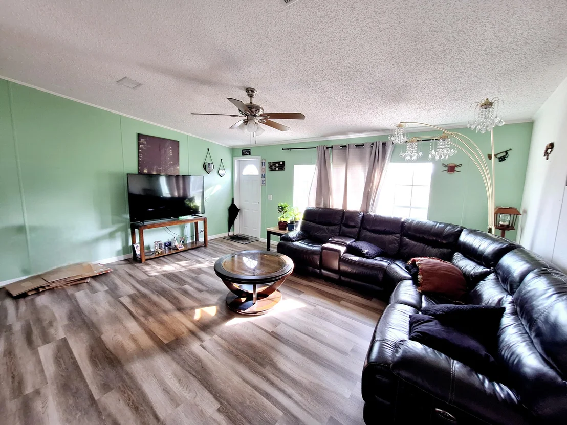 Photo of 2552 Haverhill Road NE