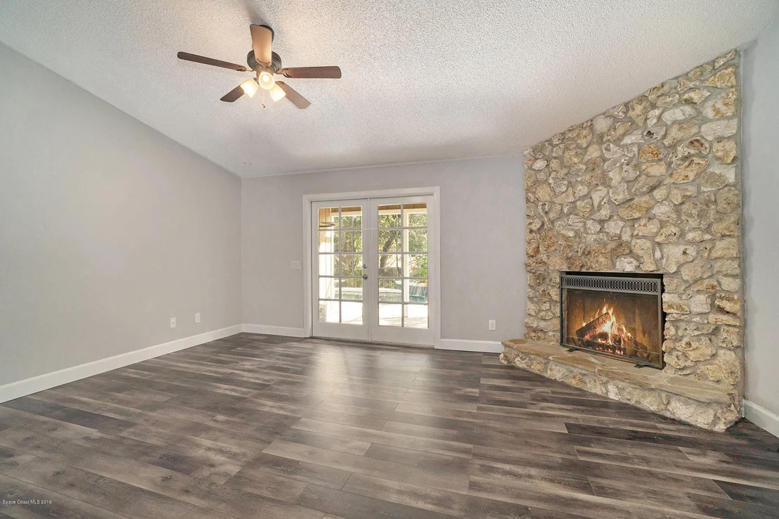 Photo of 409 Surrey Run