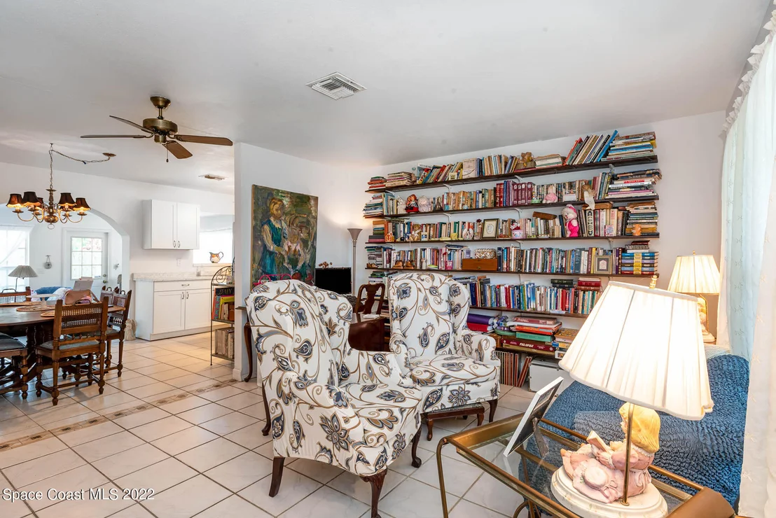 Photo of 834 Mohawk Avenue