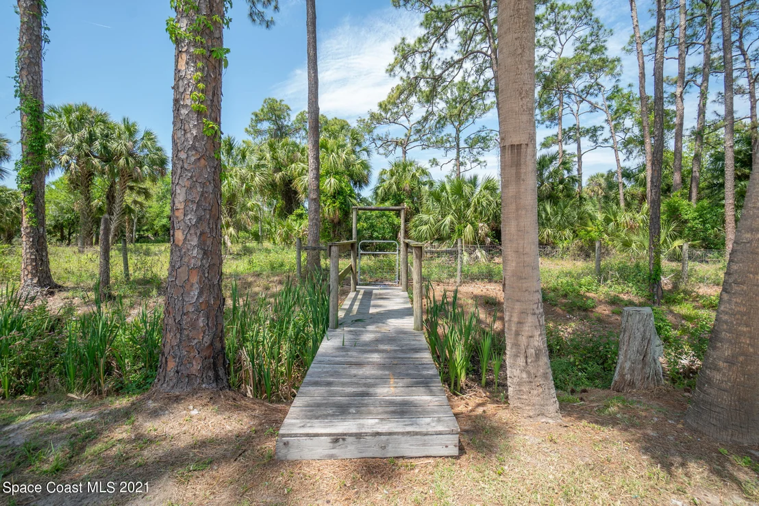 Photo of 3635 Hield Road