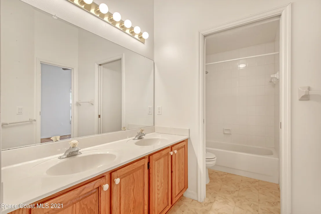Photo of 1461 Wellington Circle