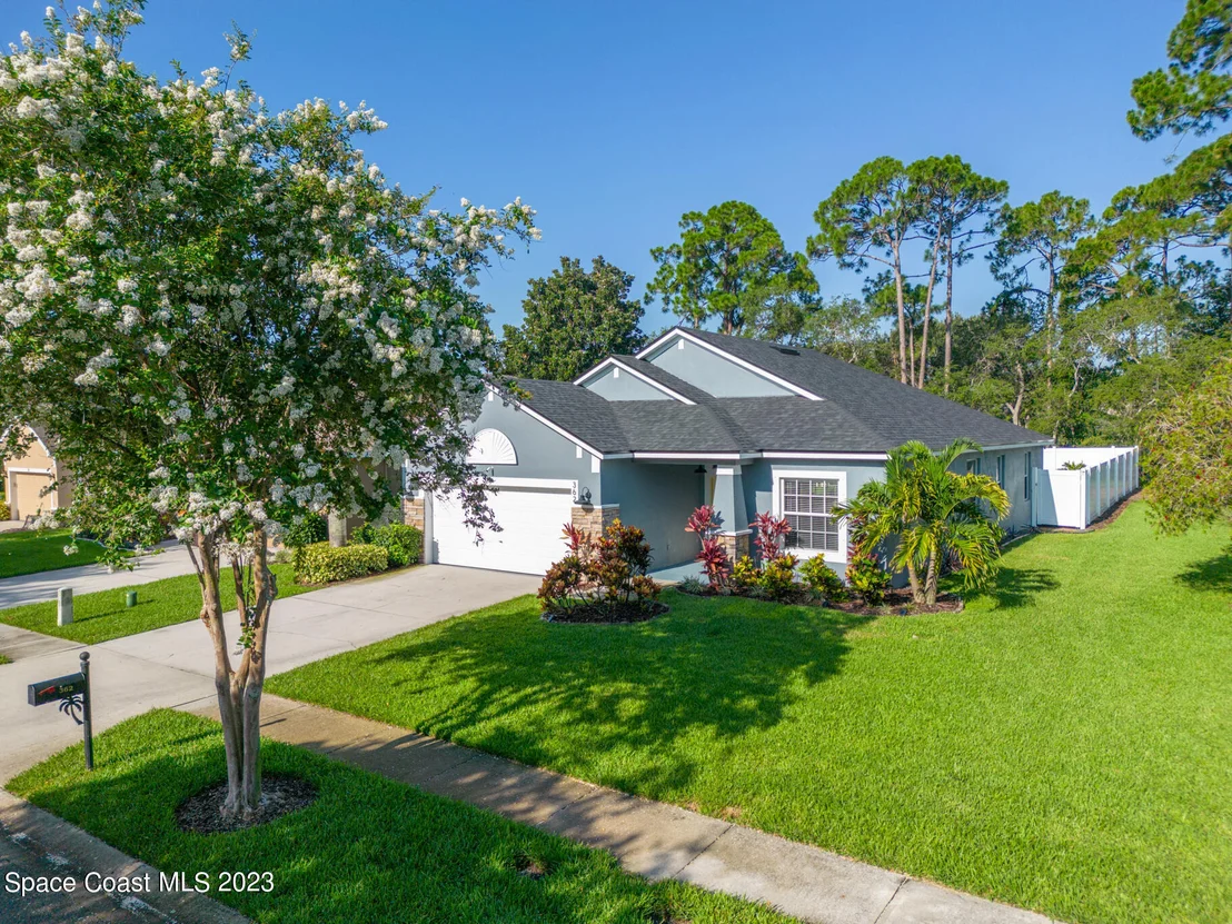 Photo of 362 Waterside Circle