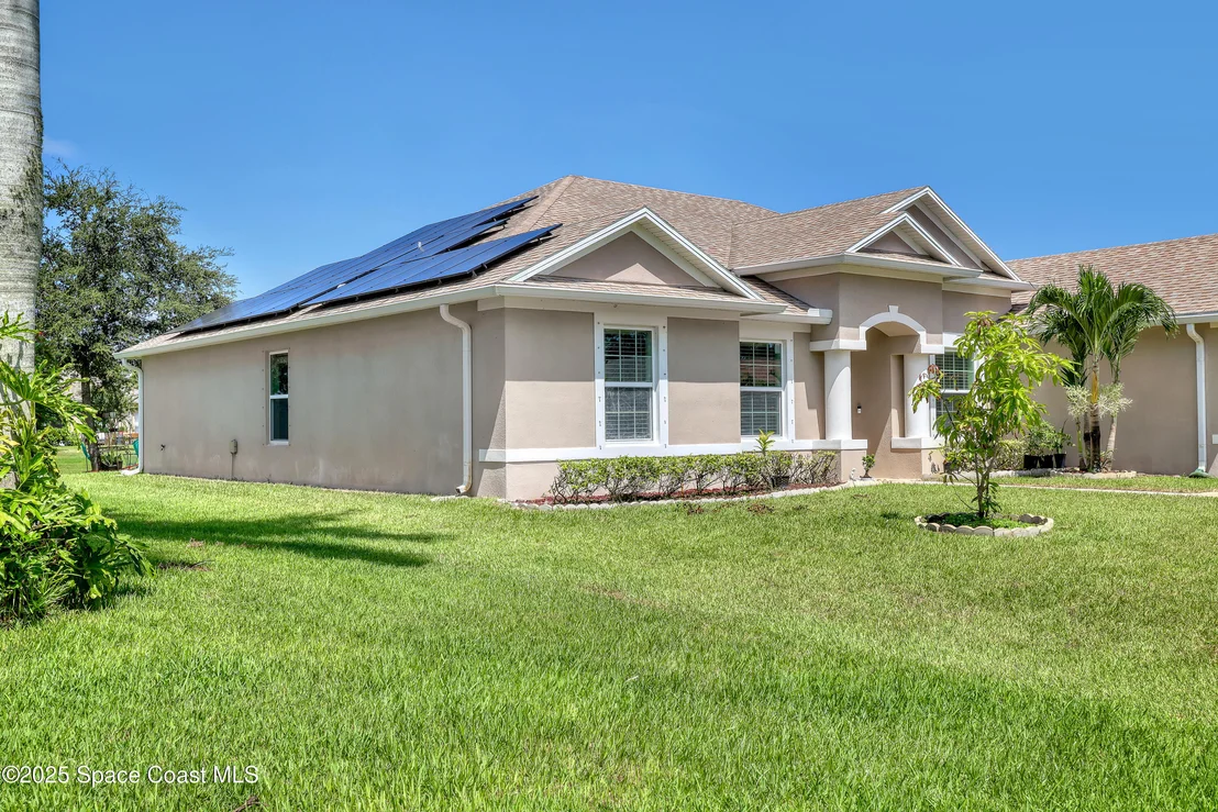Photo of 1121 Morgan Circle NE
