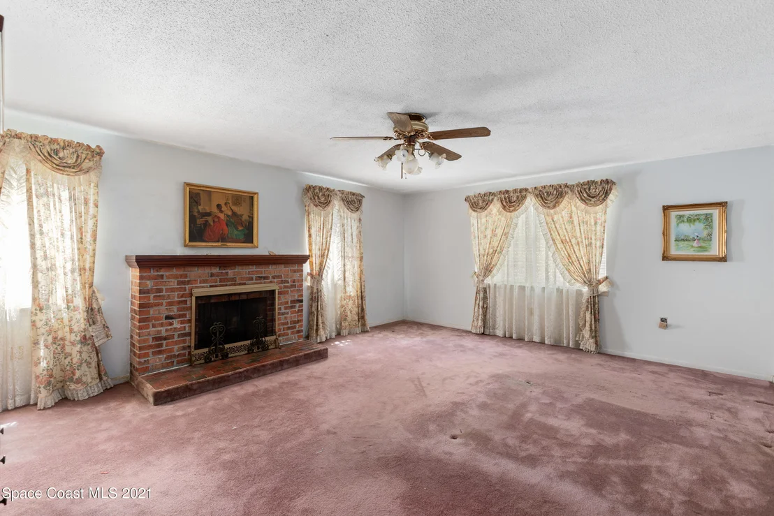 Photo of 4380 Milwaukee Avenue
