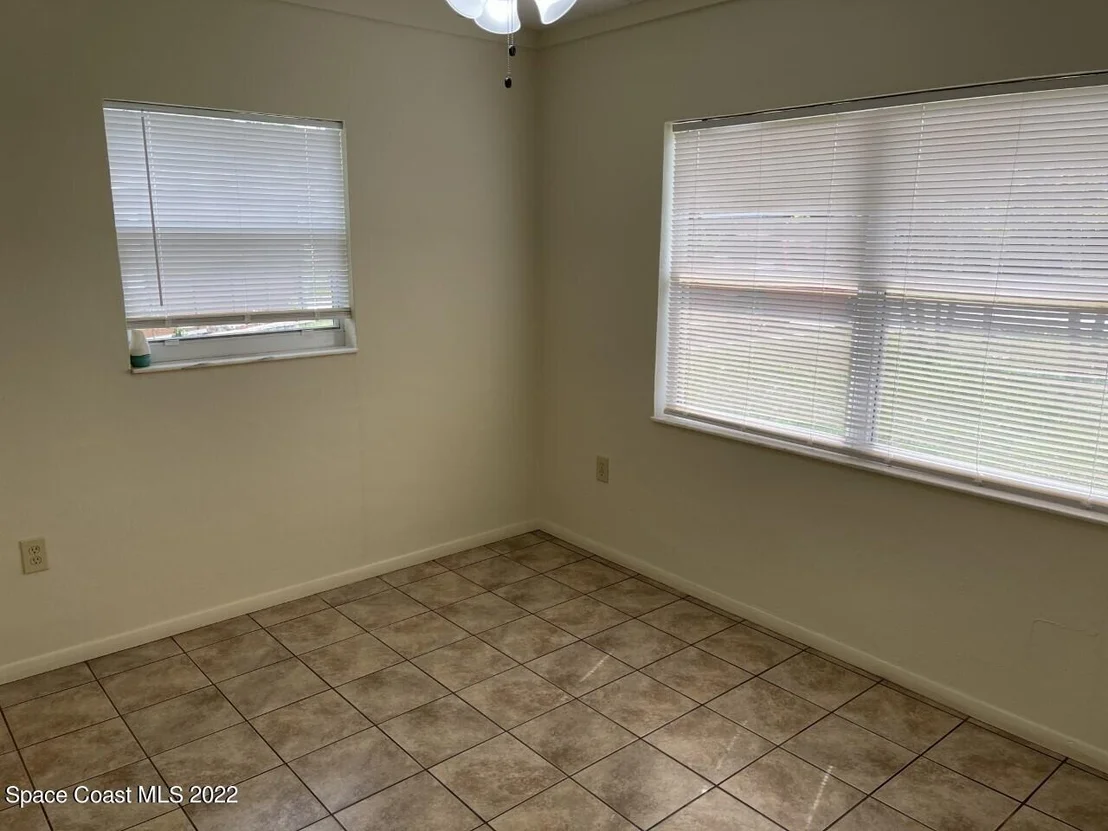 Photo of 2521 Vernon Drive NE