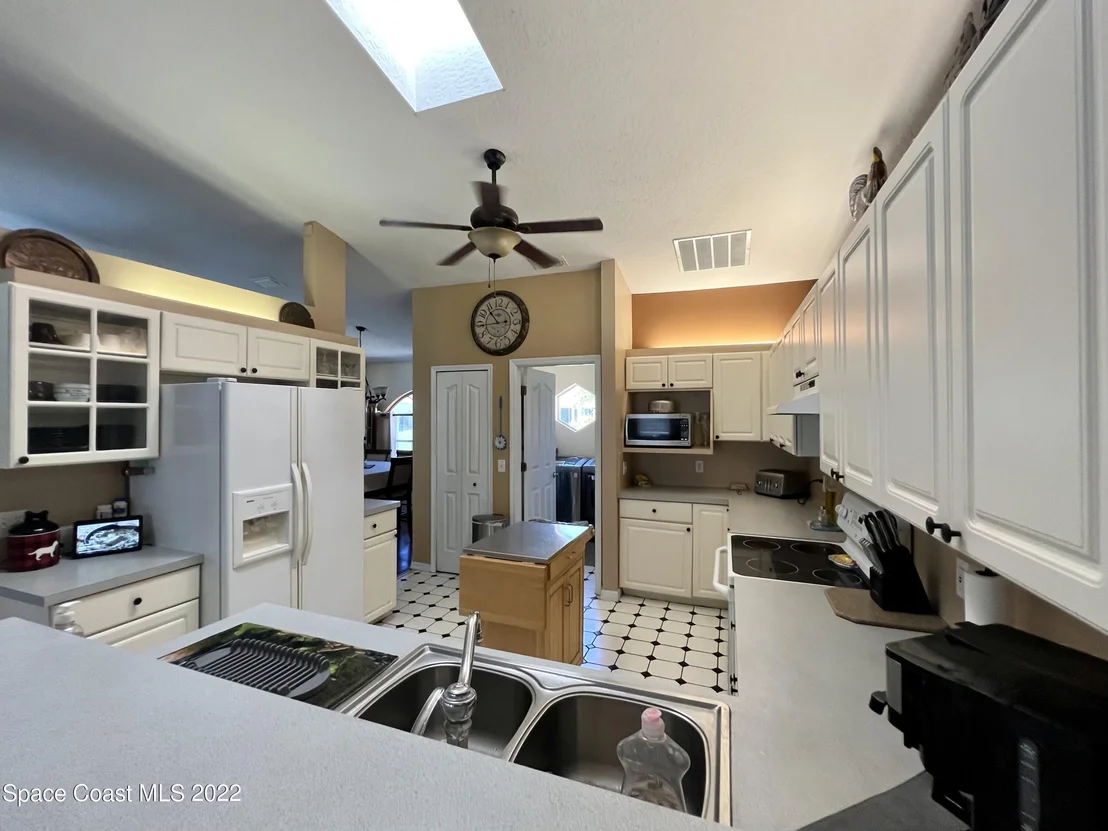 Photo of 6553 Cedar Avenue