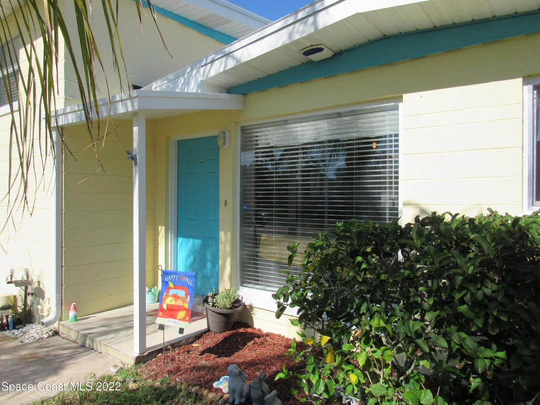 Photo of 920 Forest Road