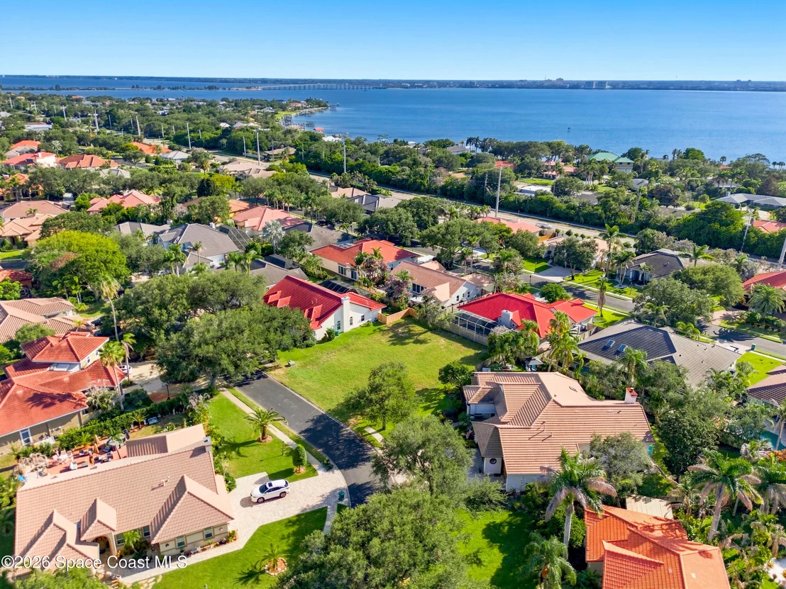 Photo of 565 Newport Drive