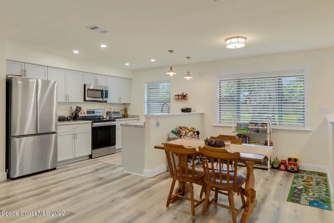 Photo of 1878 Ontario Circle N