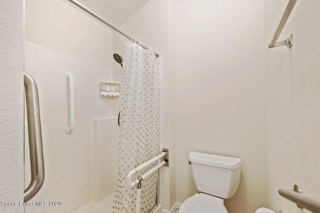 Photo of 1111 White Oak Circle