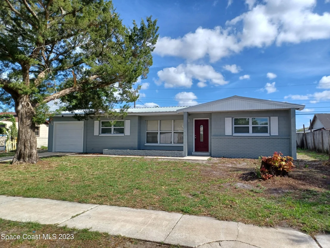 Photo of 982 Hibiscus Street