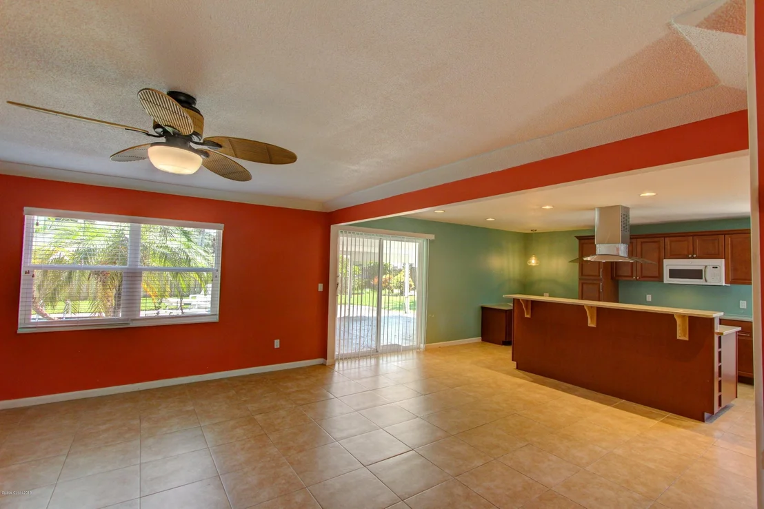 Photo of 913 Bluewater Drive