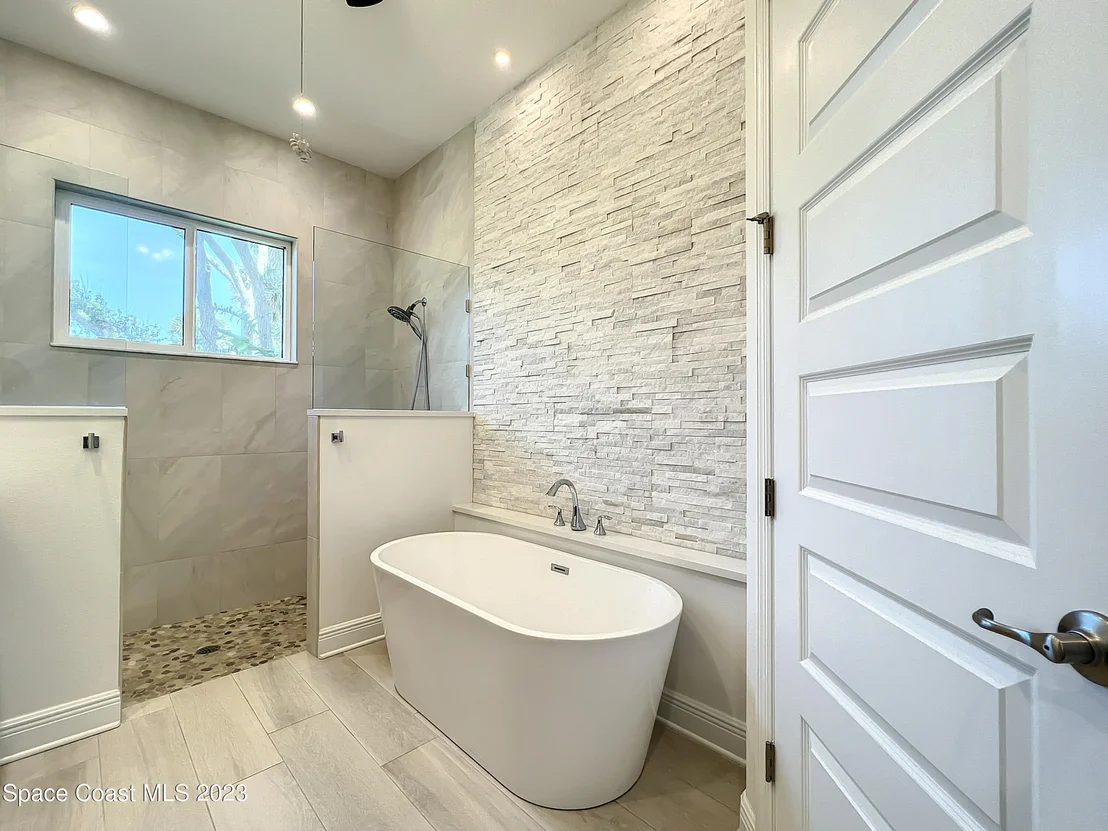 Photo of 6775 Angeles Road