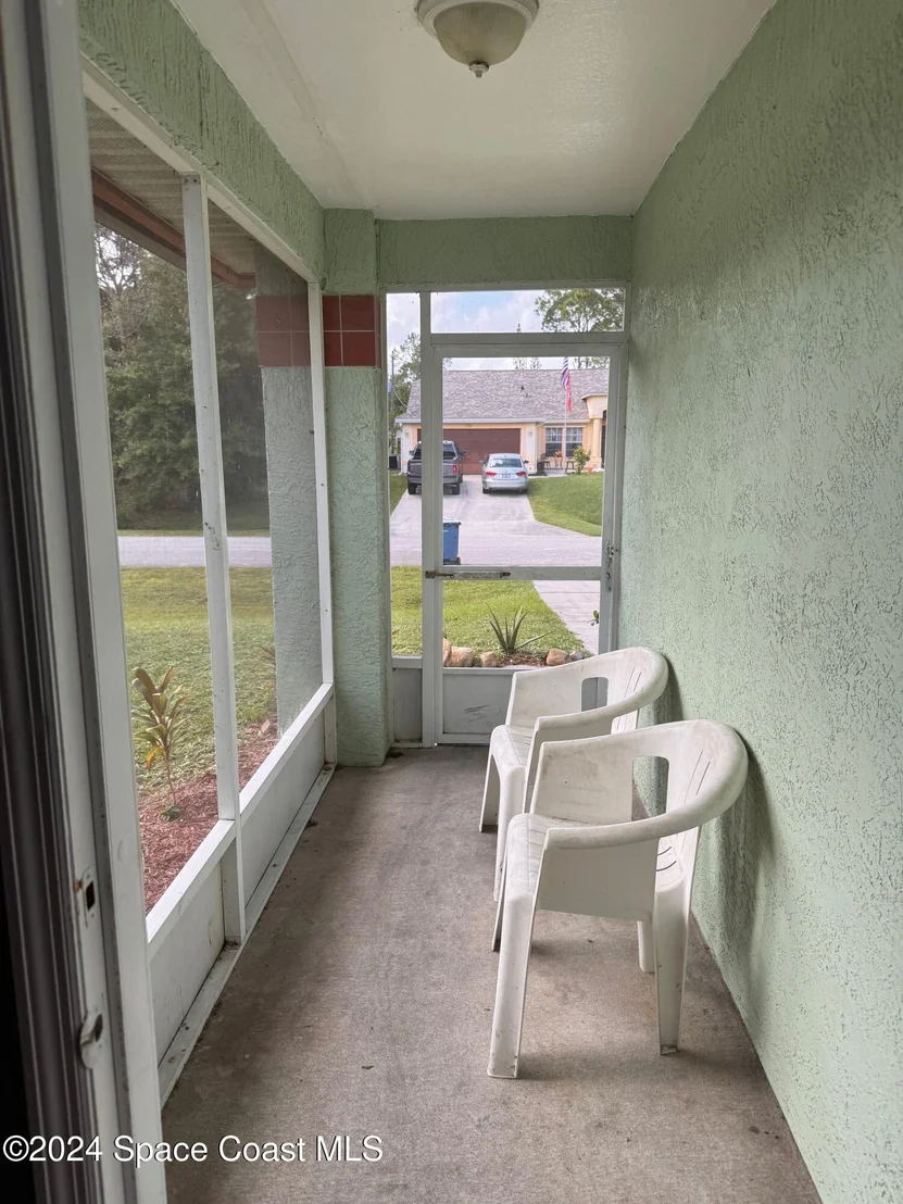 Photo of 1683 Adview Road SE
