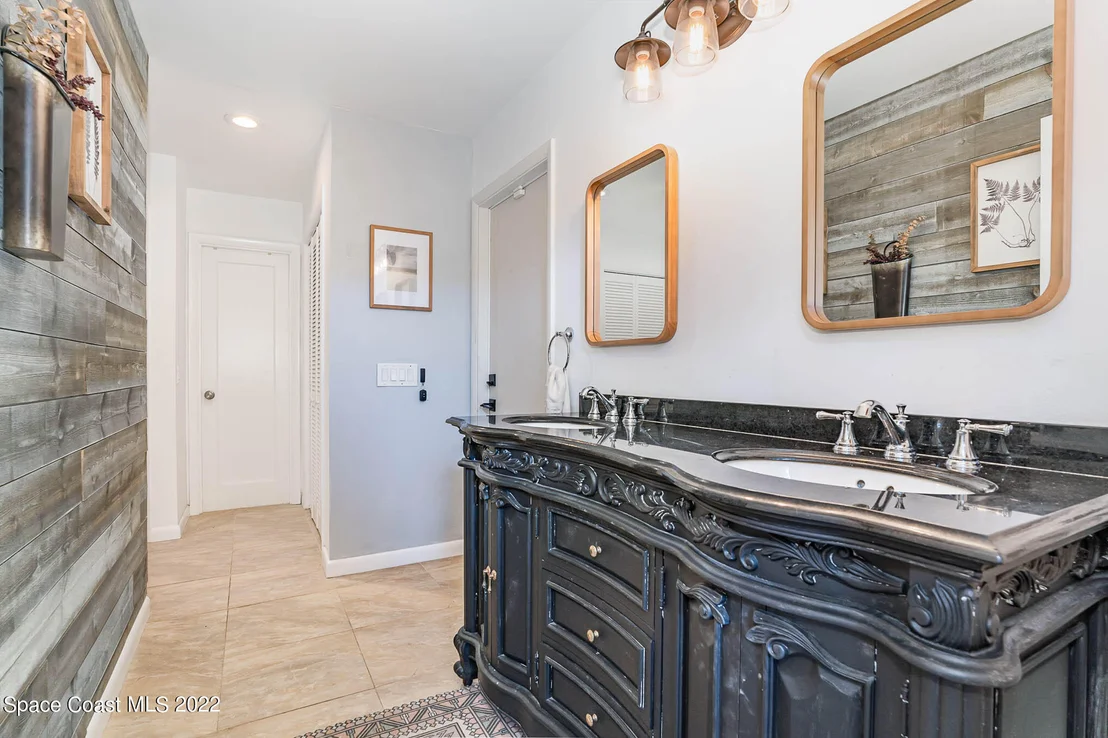 Photo of 142 11th (Eleventh) Avenue