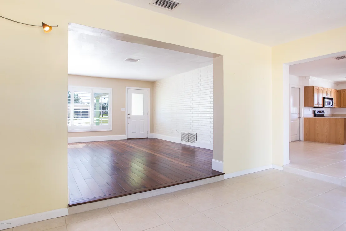Photo of 390 Willow Drive