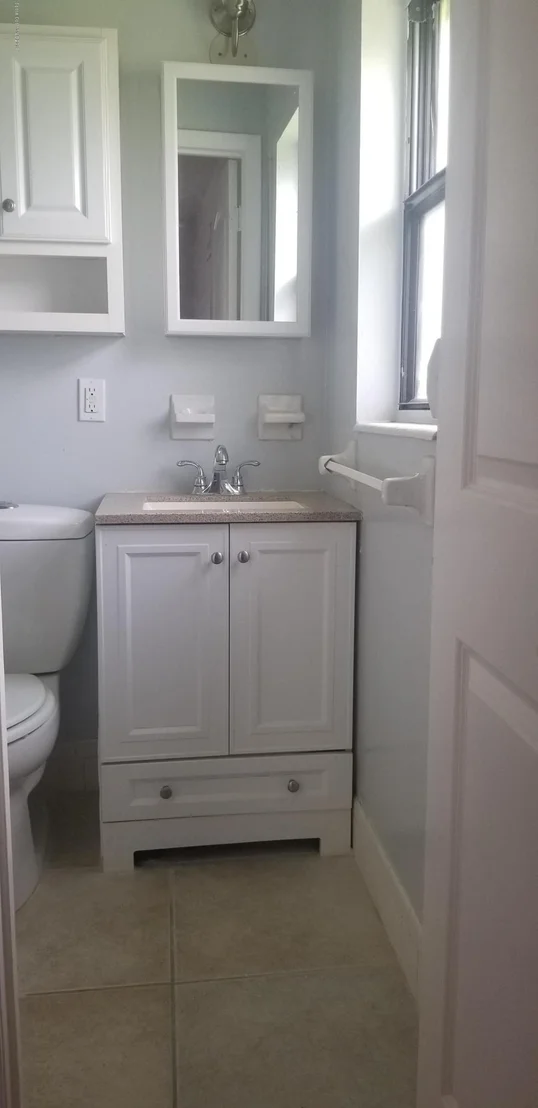Photo of 1876 Glenwood Drive