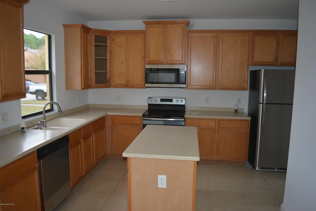 Photo of 1241 Bolle Circle