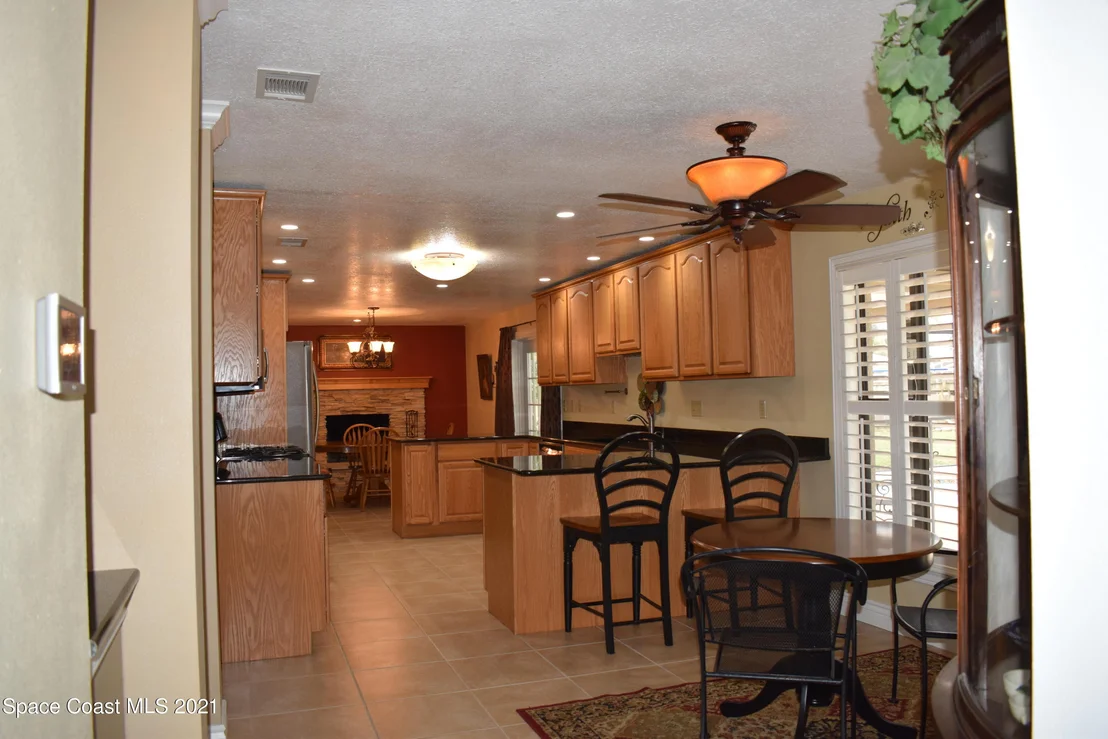 Photo of 895 Jefferson Road