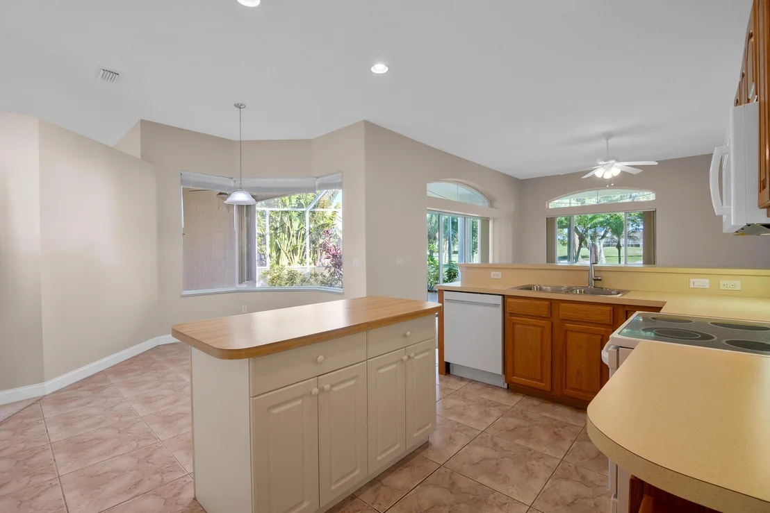 Photo of 2406 Golf Vista Boulevard