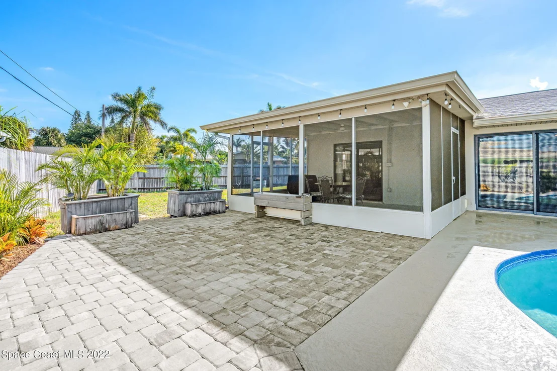 Photo of 518 Pine Tree Drive