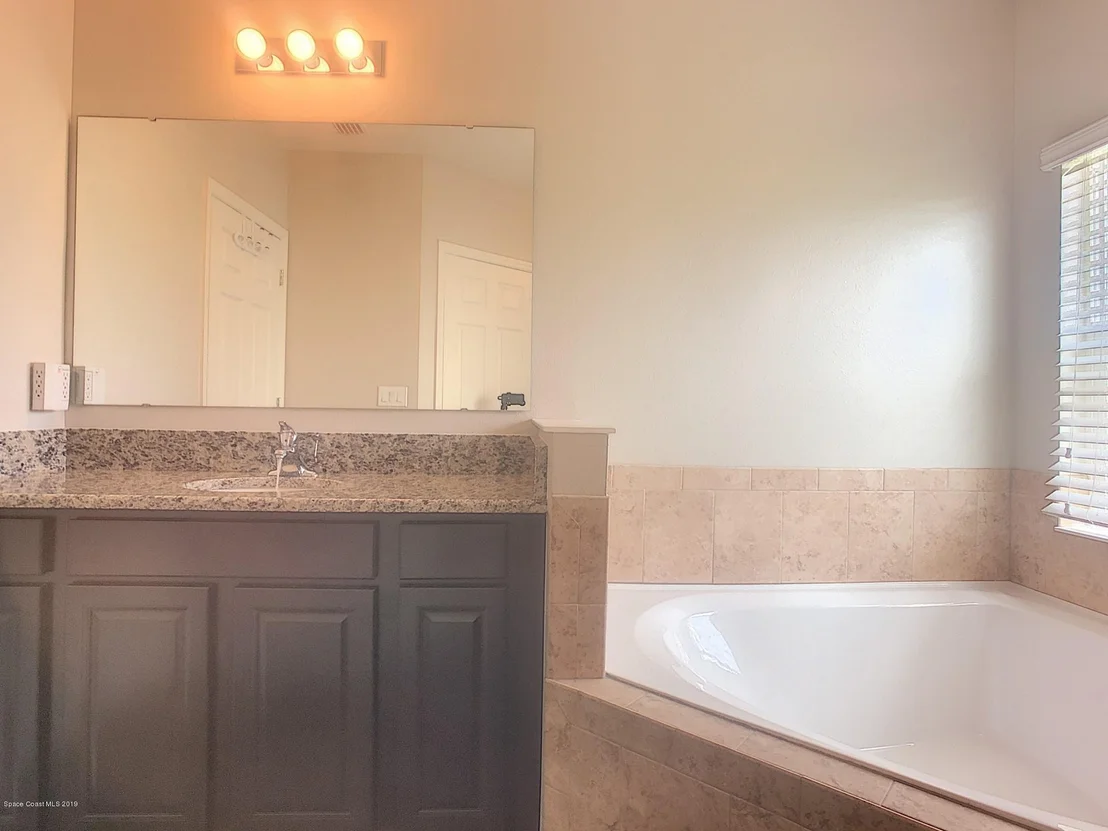 Photo of 1586 Fuji Drive