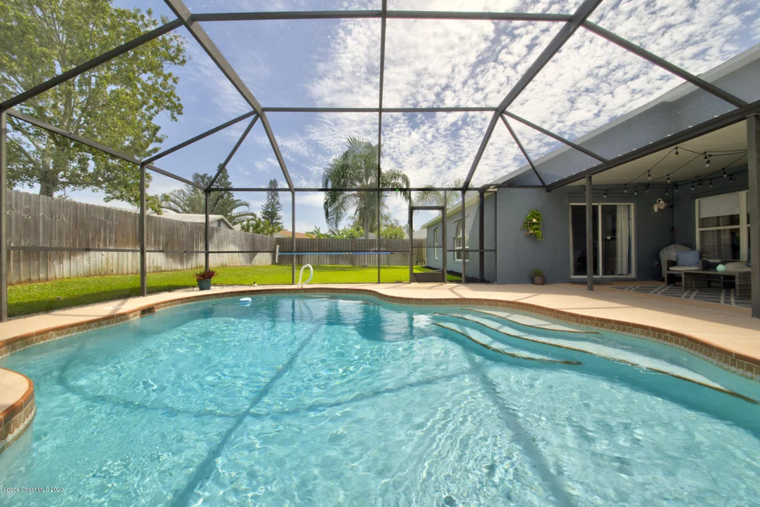 Photo of 2380 High Ridge Road