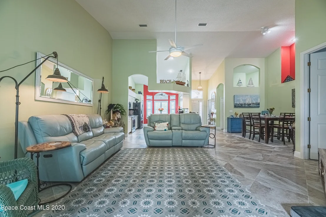 Photo of 338 Renaissance Avenue