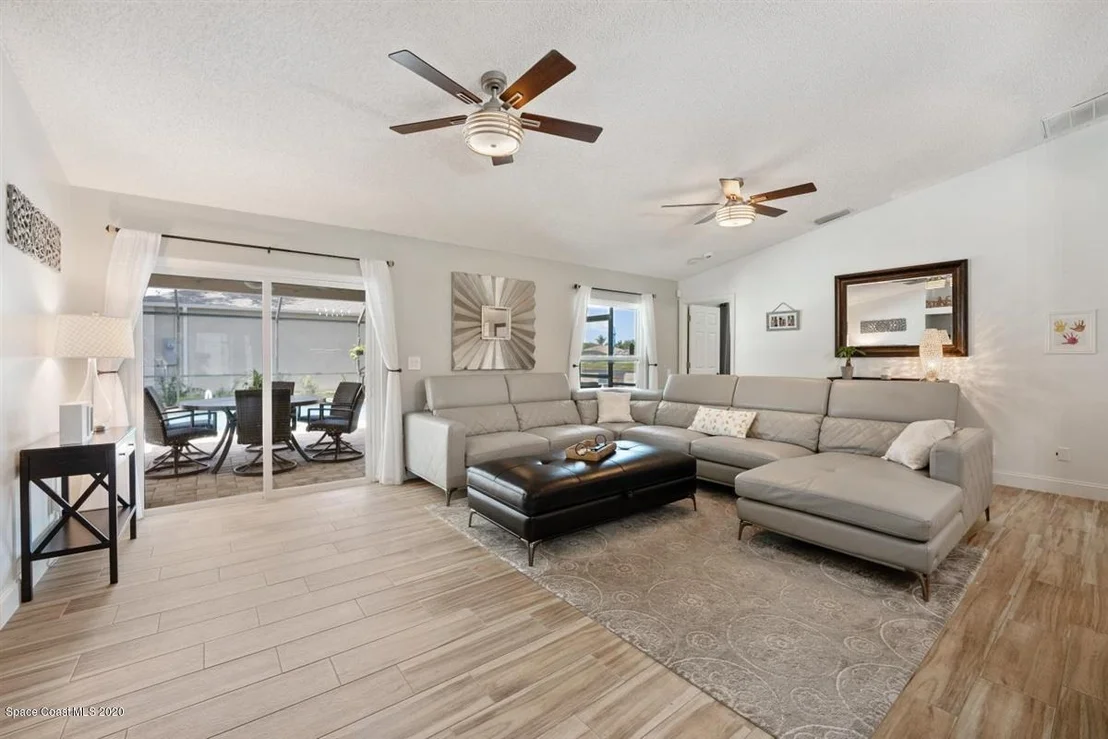 Photo of 962 Del Mar Circle