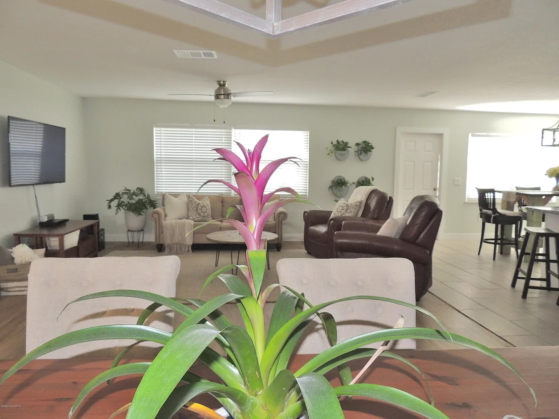 Photo of 991 Nagle Drive