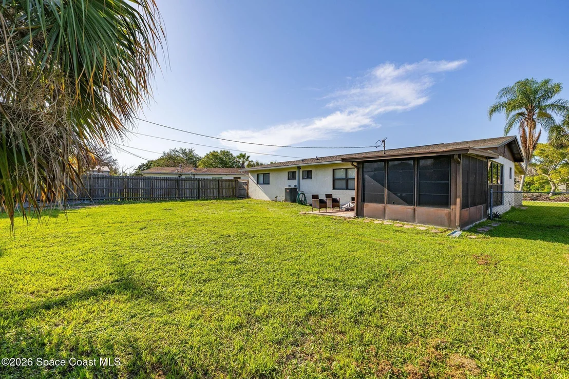 Photo of 932 Glenmore Circle