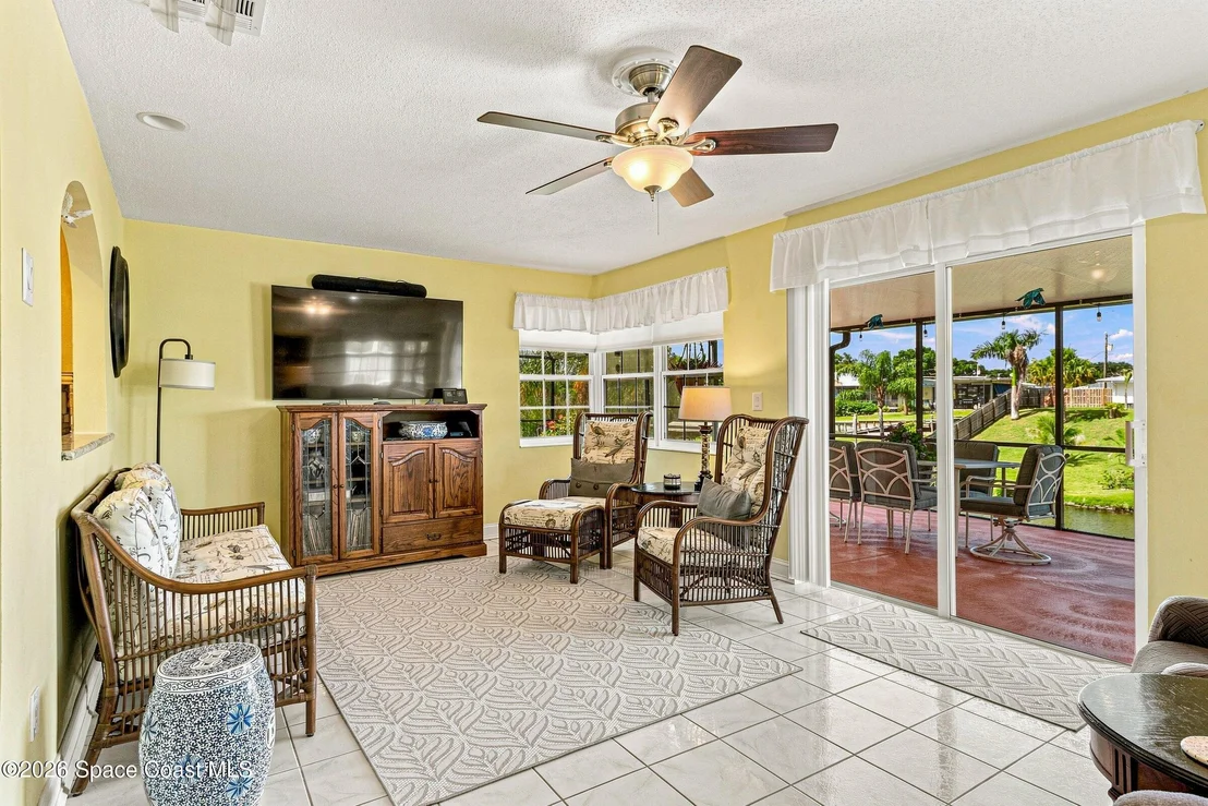 Photo of 889 Vance Circle NE