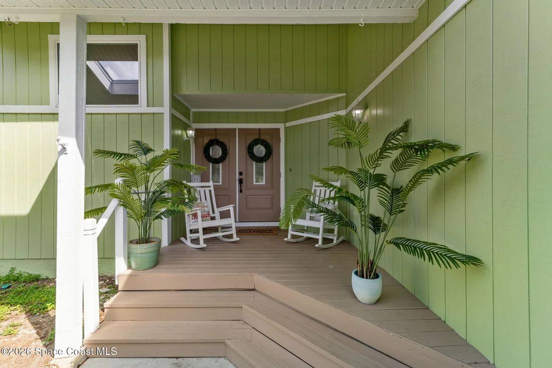 Photo of 220 Cardinal Drive