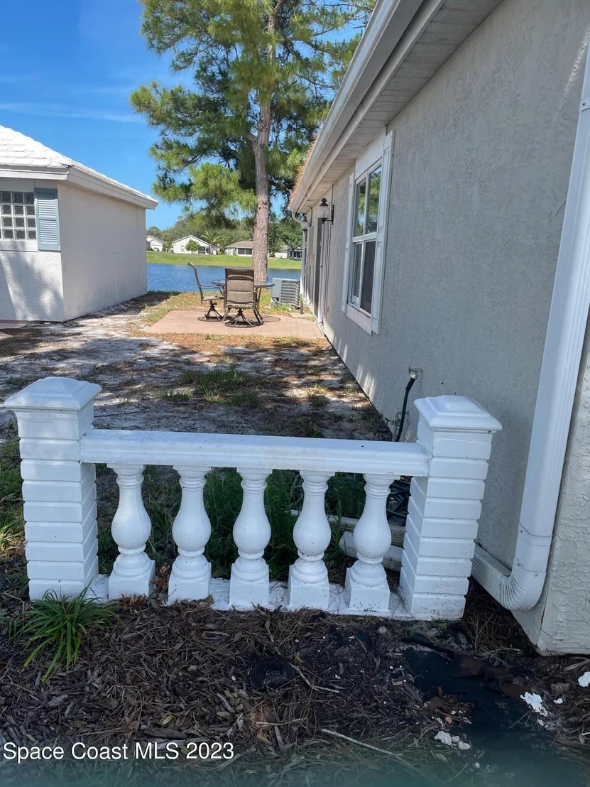 Photo of 981 Wateroak Drive NE