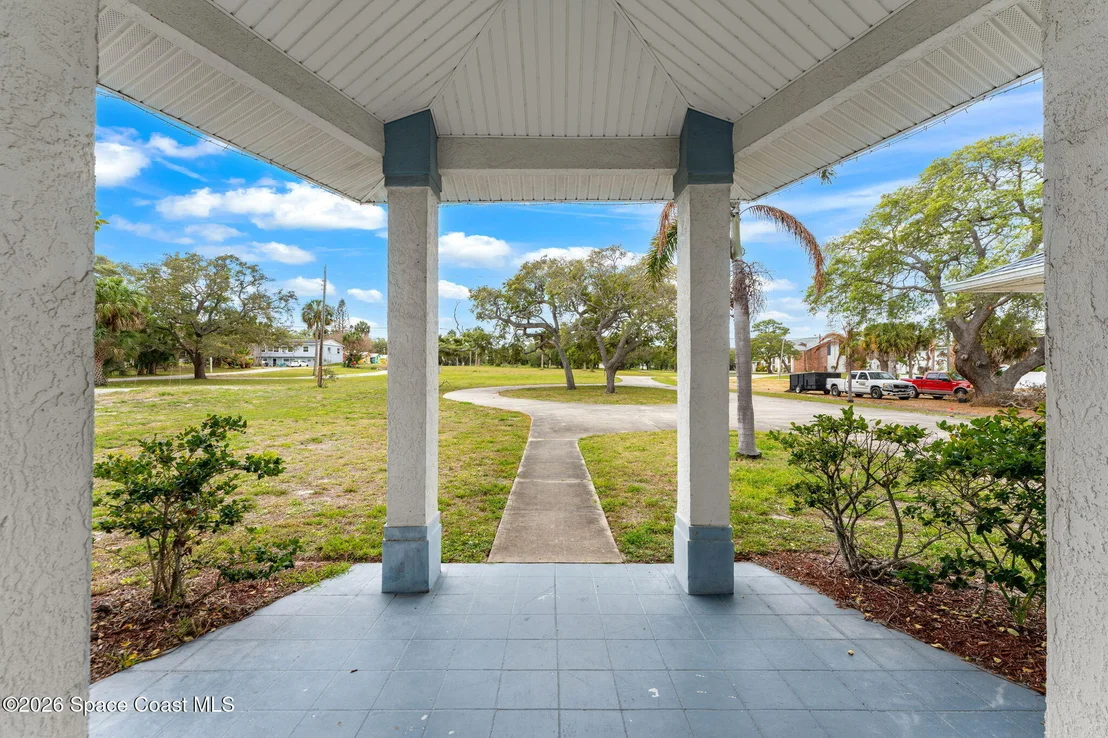 Photo of 2729 Pineapple Avenue