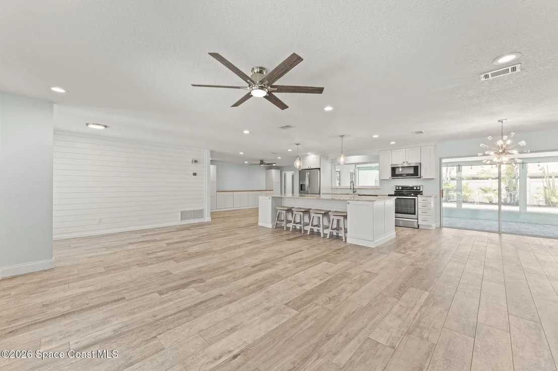 Photo of 398 Grant Avenue