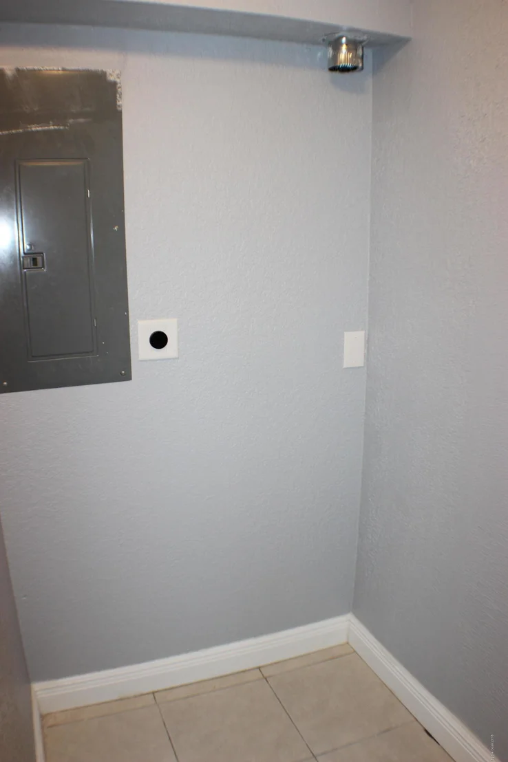 Photo of 1042 Cabot Drive NE