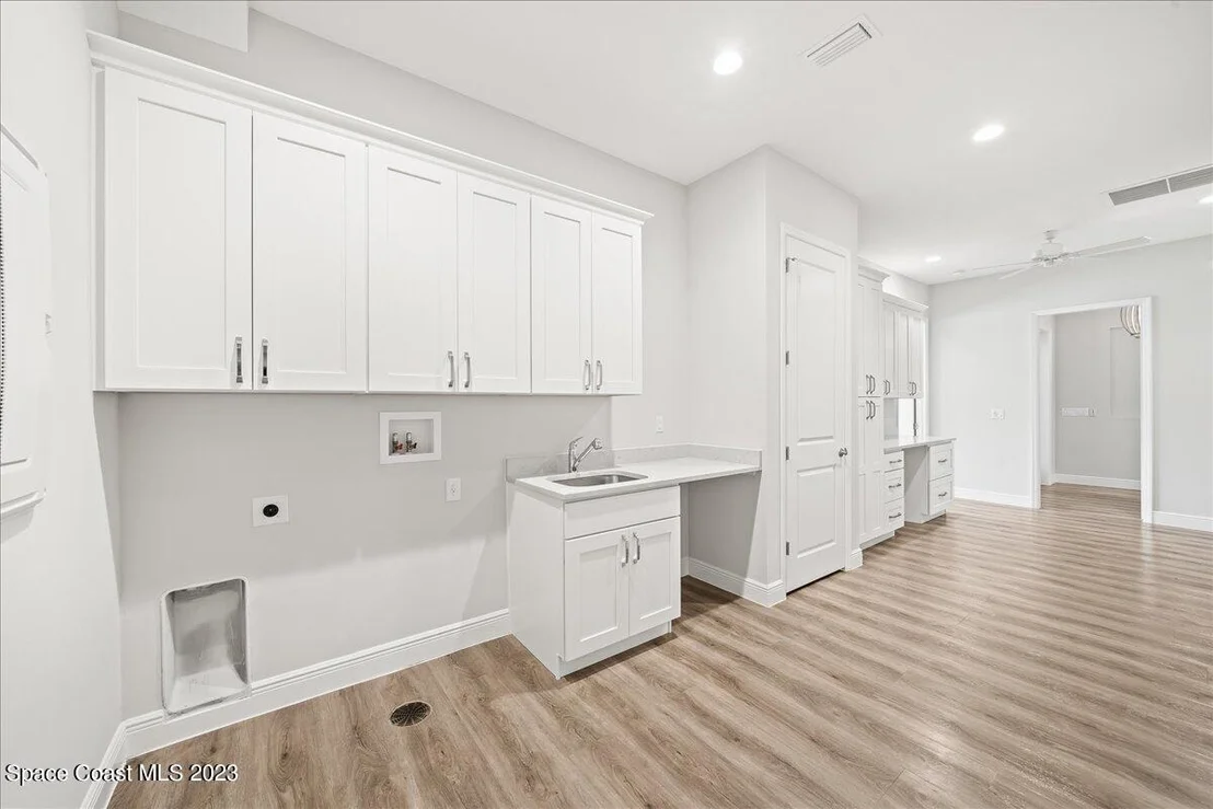 Photo of 2255 Seminole Boulevard