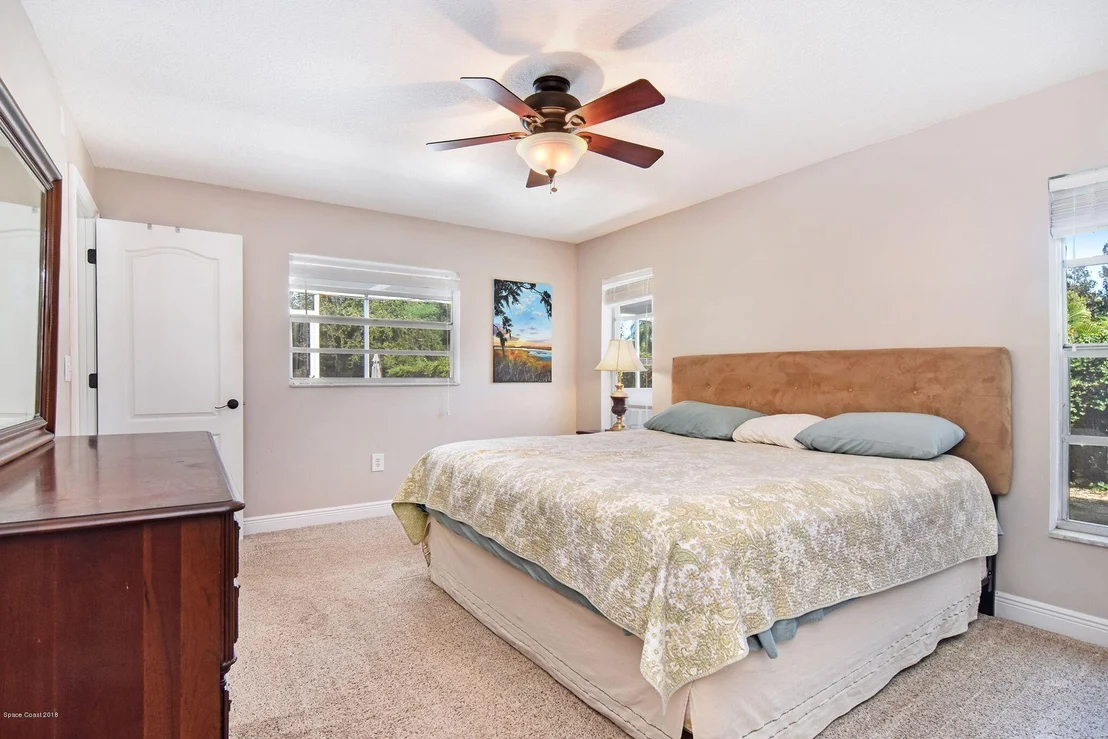 Photo of 7654 Sheridan Road