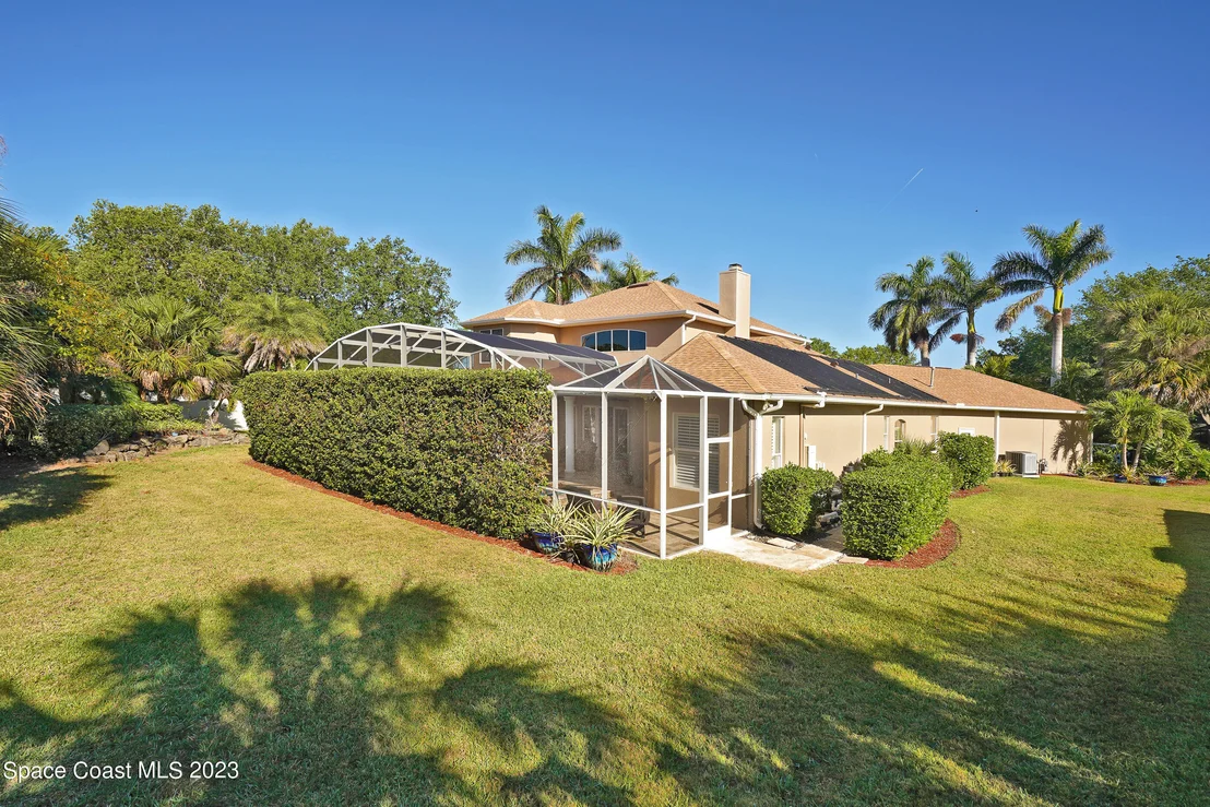 Photo of 2217 Royal Oaks Drive
