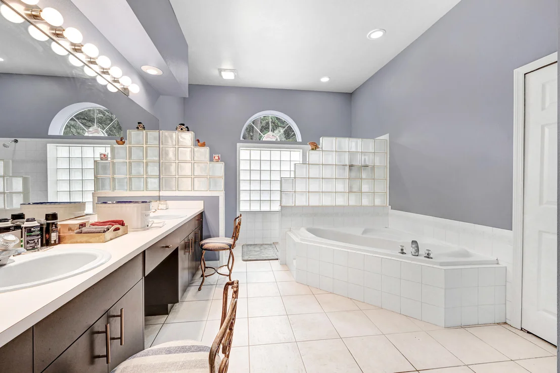 Photo of 4600 James Road