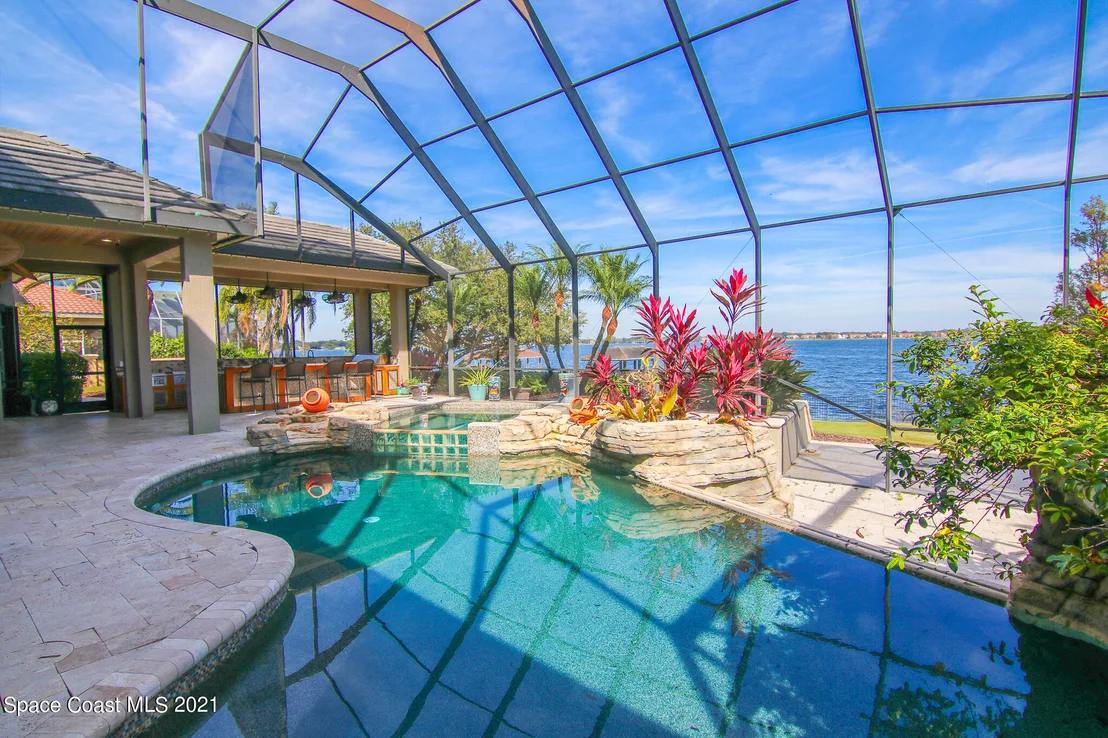 Photo of 228 Mclean Point